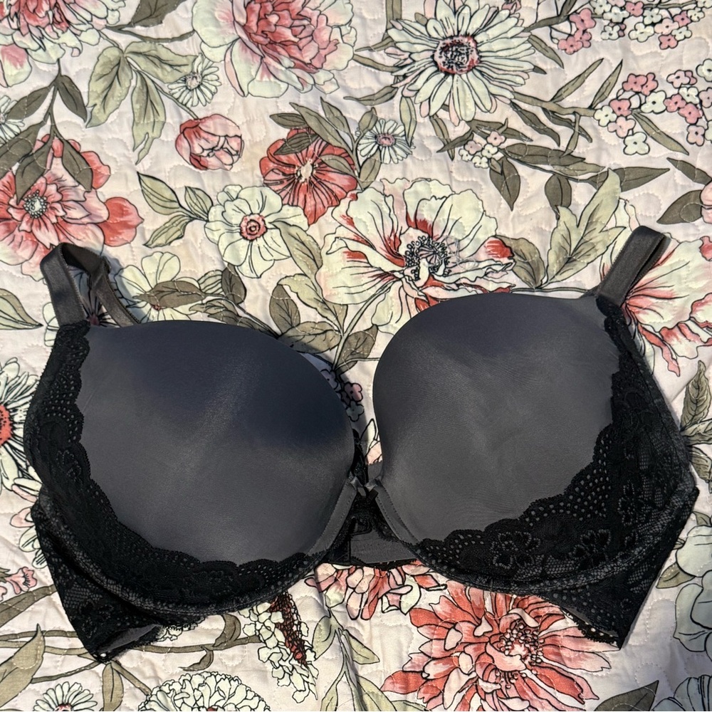 💕 42E torrid Black Lace-Trim Padded Underwire Bra 💕 SALE 3 for $30!